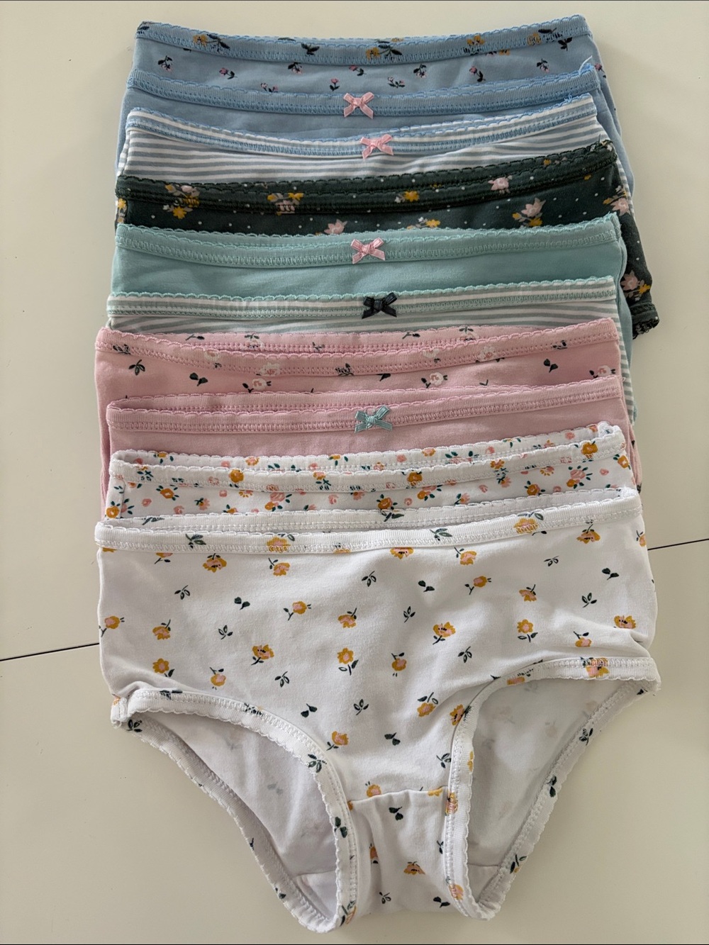 Carter’s 4/5 bundle - Picture 5 of 6